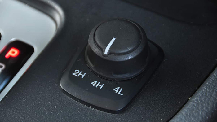 Nút điểu chỉnh hệ dẫn động trên ô tô