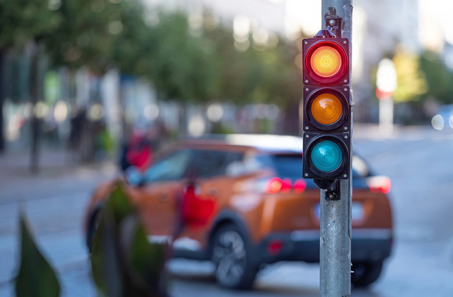 Lỗi vượt đèn đỏ/đèn vàng phạt bao nhiêu?